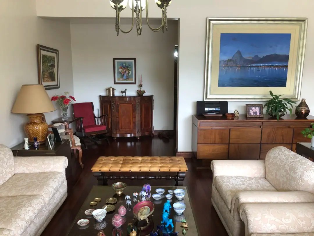 Apartamento com 247 m2, 4 quartos 1 suíte e 2 vagas Centro Petrópolis RJ