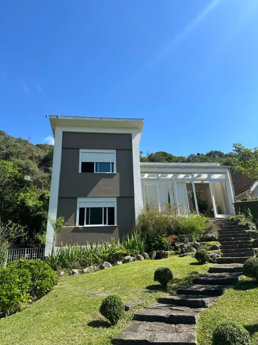 Casa com 4 Quartos a venda, 450m2 – Castelanea